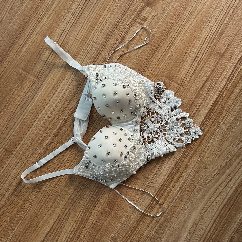 love J White and Silver Embellished Lace Bra
